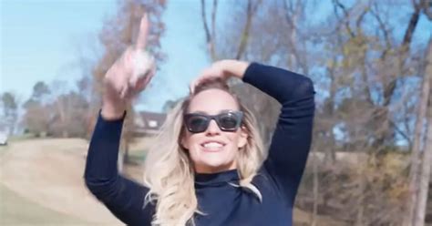 Paige Spiranac suffers wardrobe malfunction with see。